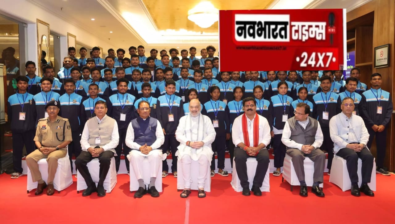 “बंदूक छोड़ कलम थामी”: नक्सल क्षेत्र के बच्चे ‘लियोर ओयना’ योजना से बदल रहे अपनी किस्मत