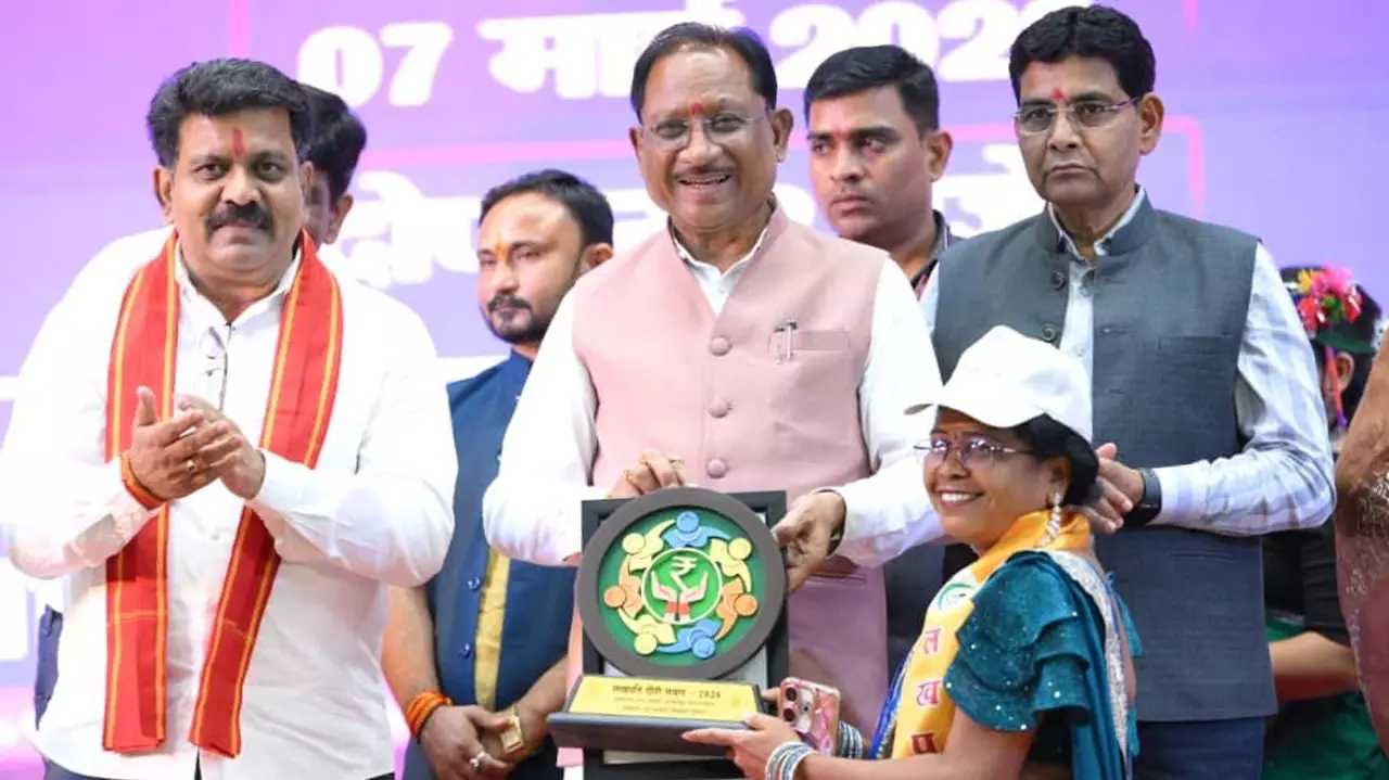 लखपति दीदियों को ‘जय बिहान’: राज्य स्तरीय सम्मेलन में शामिल हुए CM विष्णुदेव साय