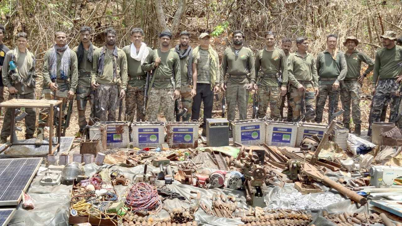 नक्सलियों का हथियार कारखाना ध्वस्त