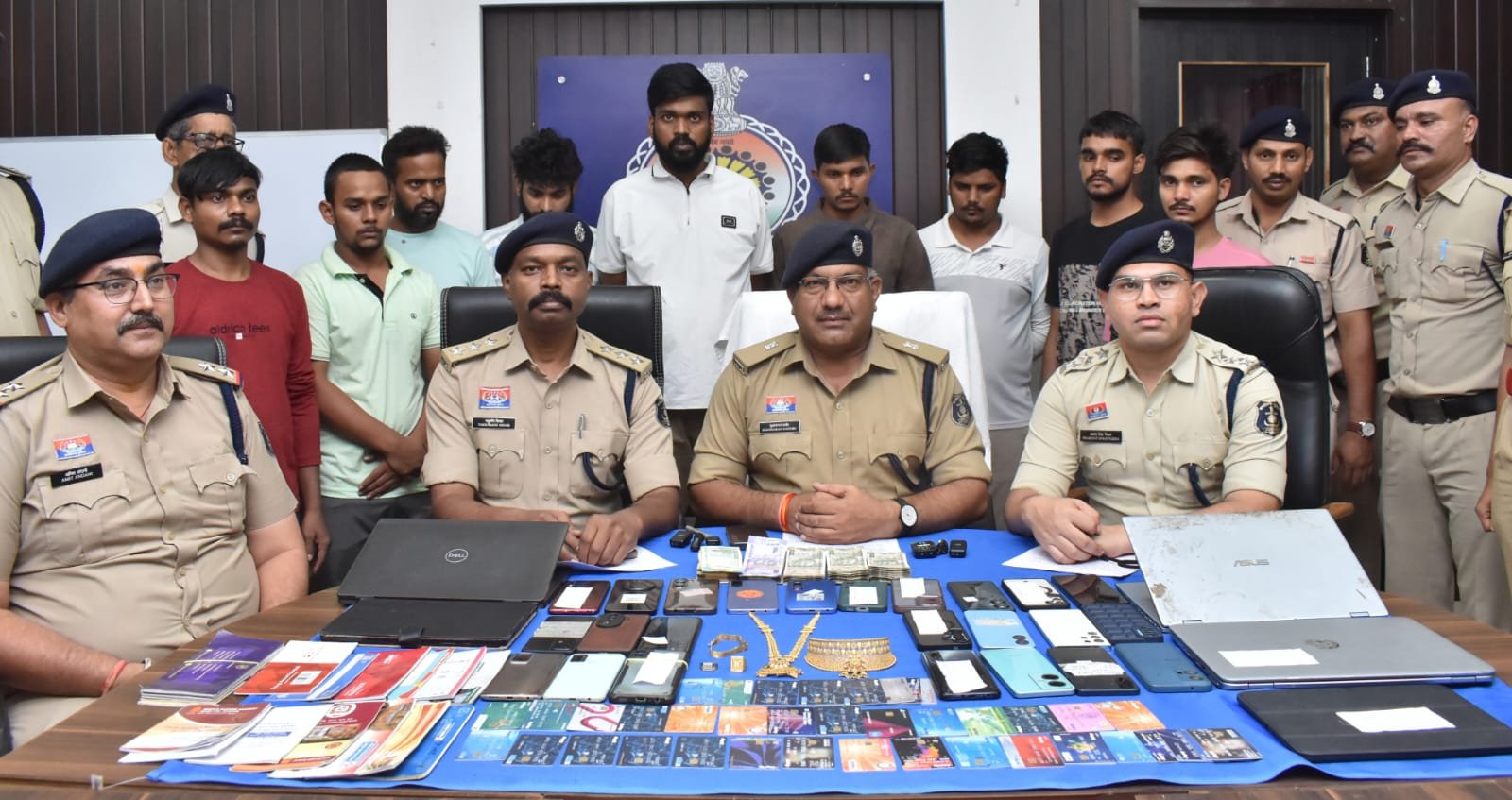 दुर्ग पुलिस ने अंतर्राज्यीय ऑनलाइन सट्टा सिंडिकेट का किया भंडाफोड़, मास्टरमाइंड समेत 9 गिरफ्तार